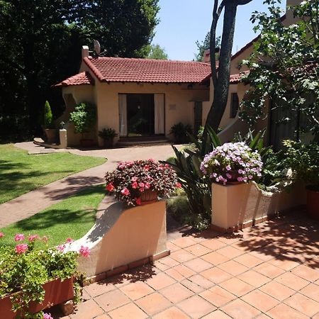 Villa Botanica Guest House Midrand Exteriör bild