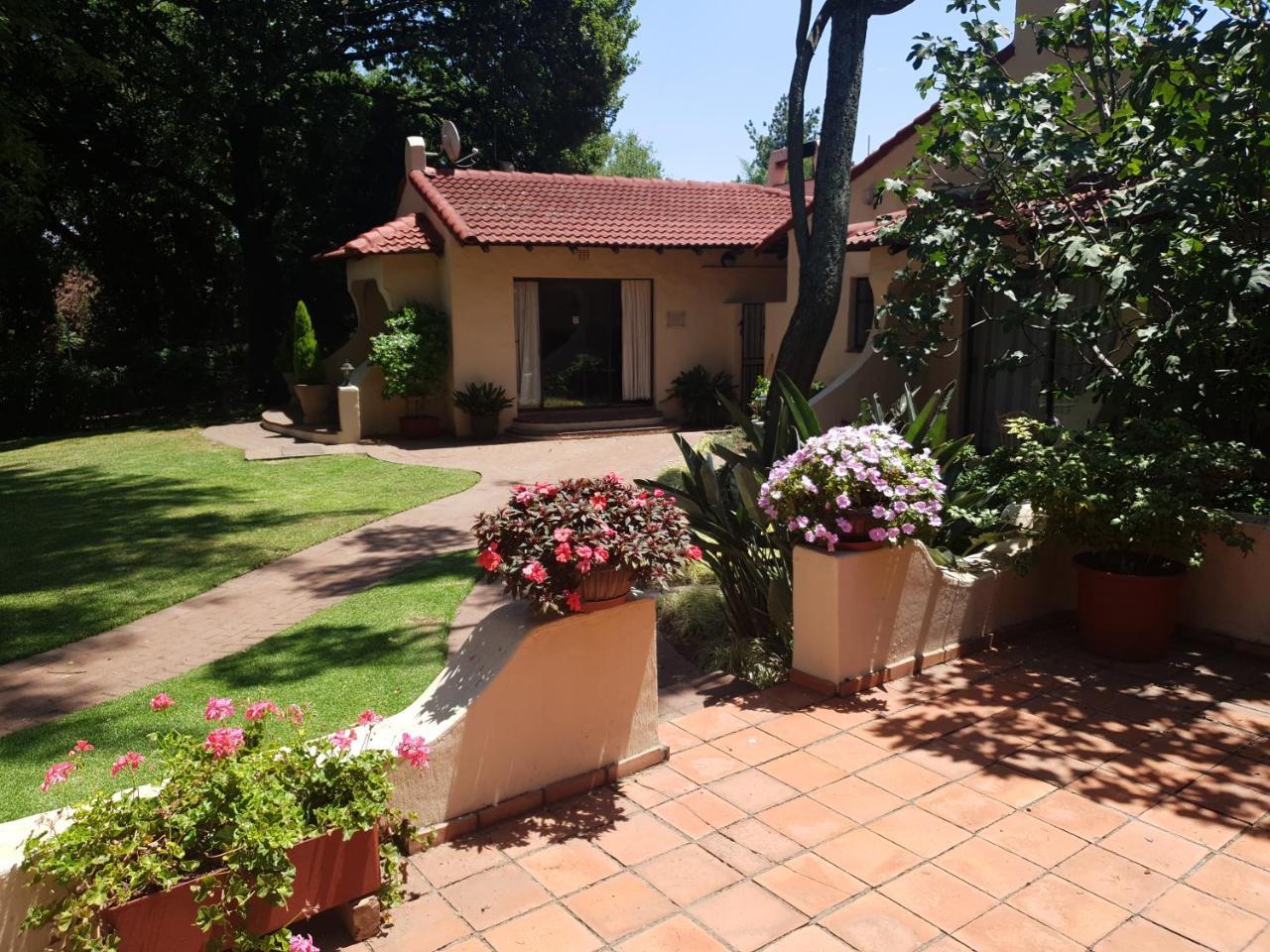 Villa Botanica Guest House Midrand Exteriör bild