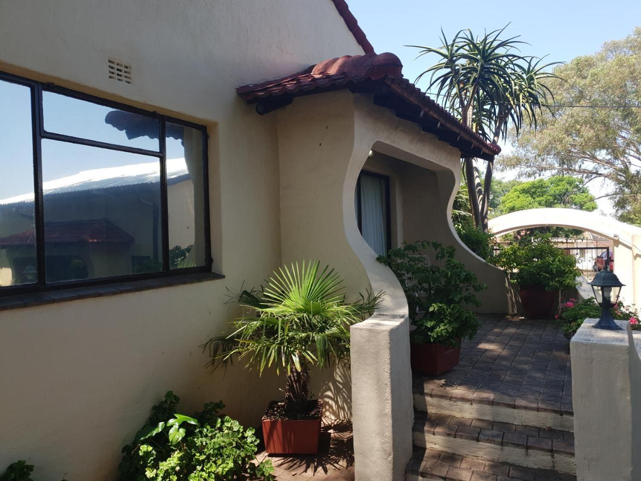 Villa Botanica Guest House Midrand Exteriör bild